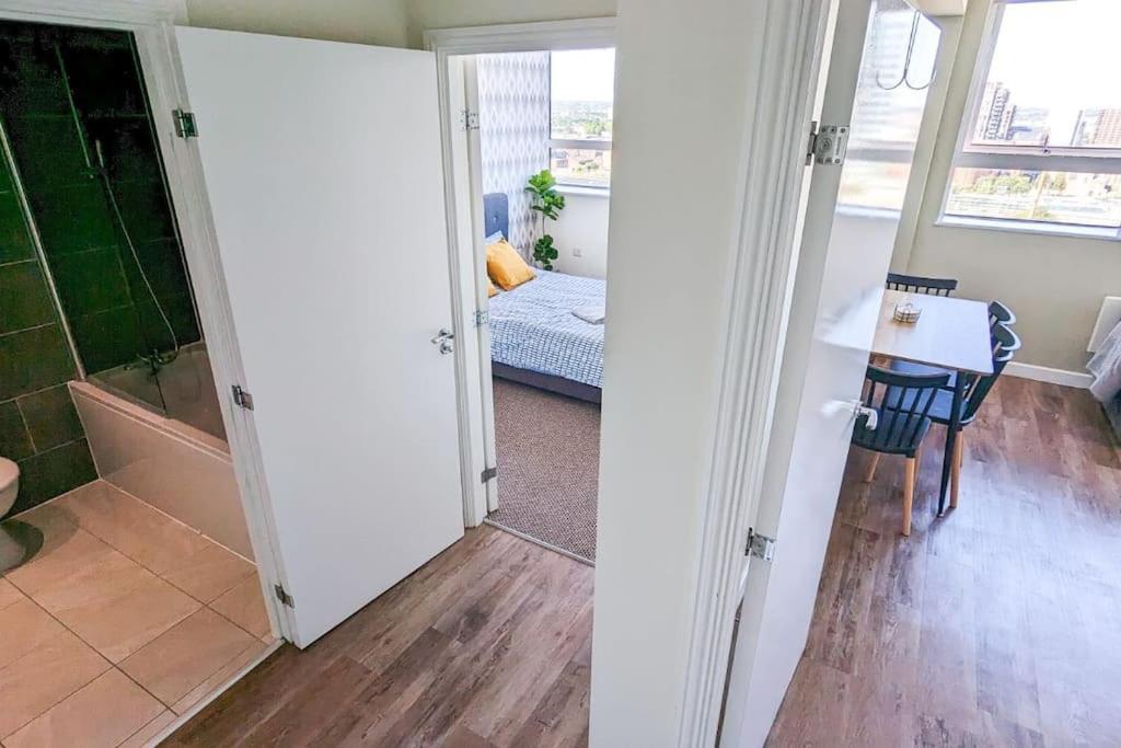 1 Bedroom City Centre Apartment Бирмингам Екстериор снимка