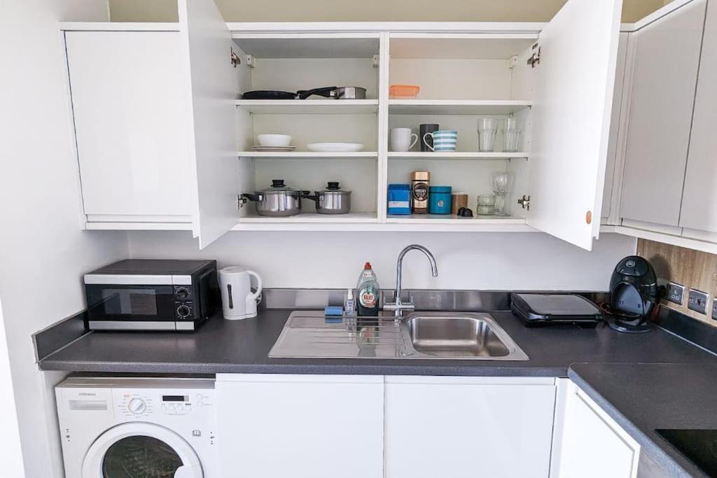 1 Bedroom City Centre Apartment Бирмингам Екстериор снимка