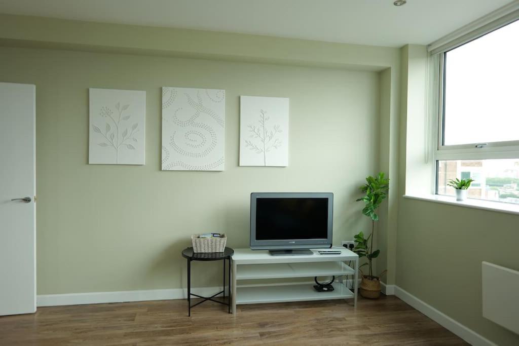 1 Bedroom City Centre Apartment Бирмингам Екстериор снимка