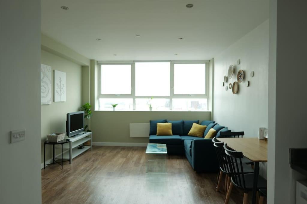 1 Bedroom City Centre Apartment Бирмингам Екстериор снимка