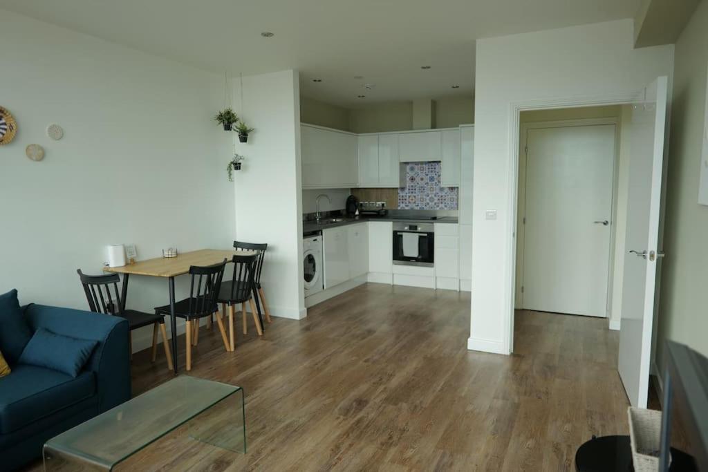 1 Bedroom City Centre Apartment Бирмингам Екстериор снимка