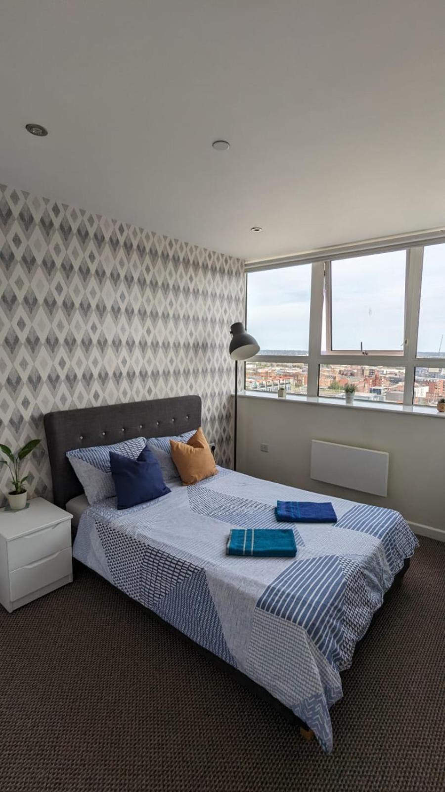 1 Bedroom City Centre Apartment Бирмингам Екстериор снимка